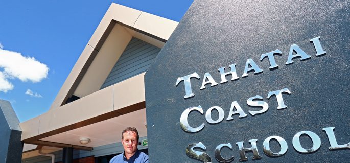 Tahatai Coast School 정문 건물